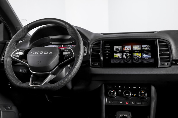 Škoda Karoq 1.5 TSI 150 PK ACT Sportline Business - Automaat | S/K-Panodak | Columbus pakket | Dig. Cockpit | Adapt. Cruise | Elek. Klep | Stuur-+Stoelverw. | Camera | NAV+App. Connect | ECC | LED | LM 19" | 3968
