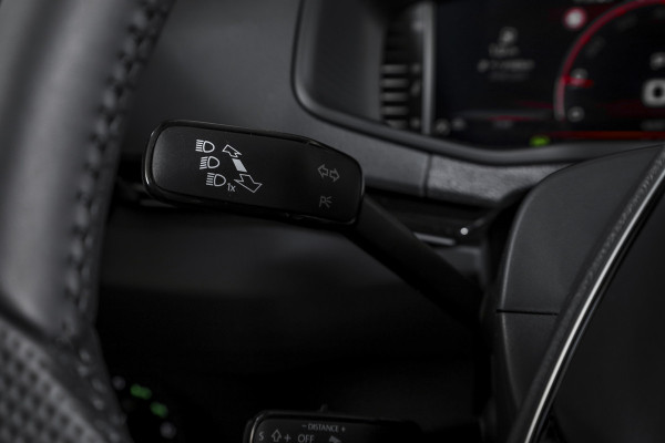 Škoda Karoq 1.5 TSI 150 PK ACT Sportline Business - Automaat | S/K-Panodak | Columbus pakket | Dig. Cockpit | Adapt. Cruise | Elek. Klep | Stuur-+Stoelverw. | Camera | NAV+App. Connect | ECC | LED | LM 19" | 3968