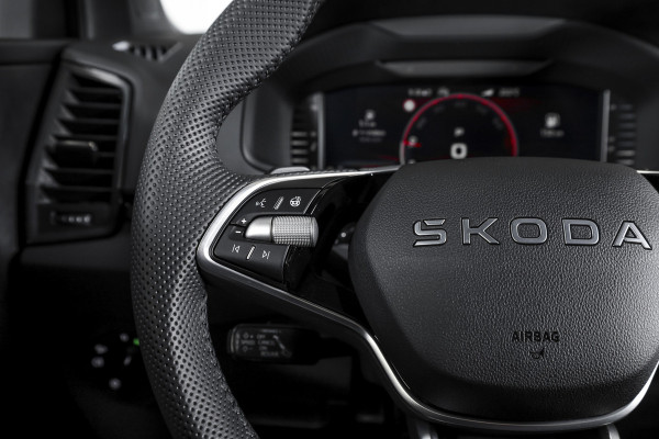 Škoda Karoq 1.5 TSI 150 PK ACT Sportline Business - Automaat | S/K-Panodak | Columbus pakket | Dig. Cockpit | Adapt. Cruise | Elek. Klep | Stuur-+Stoelverw. | Camera | NAV+App. Connect | ECC | LED | LM 19" | 3968