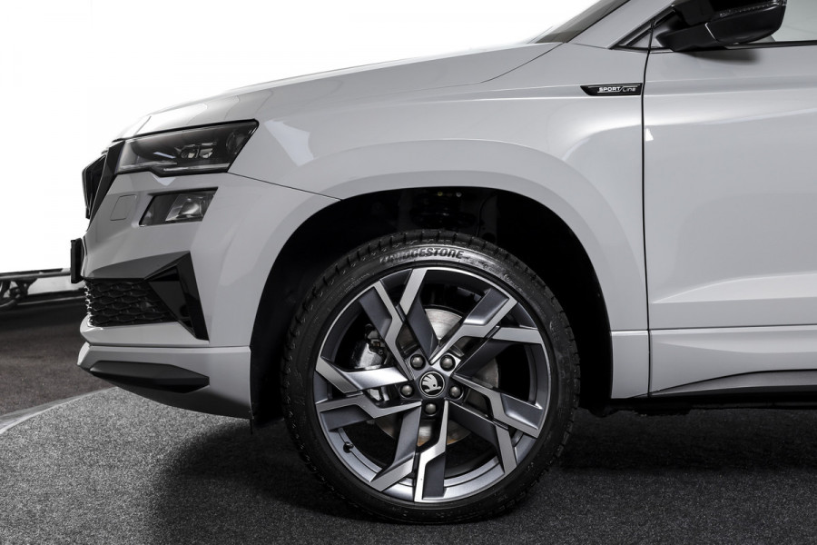 Škoda Karoq 1.5 TSI 150 PK ACT Sportline Business - Automaat | S/K-Panodak | Columbus pakket | Dig. Cockpit | Adapt. Cruise | Elek. Klep | Stuur-+Stoelverw. | Camera | NAV+App. Connect | ECC | LED | LM 19" | 3968