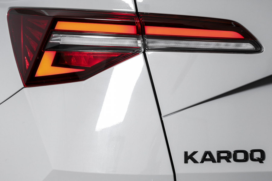 Škoda Karoq 1.5 TSI 150 PK ACT Sportline Business - Automaat | S/K-Panodak | Columbus pakket | Dig. Cockpit | Adapt. Cruise | Elek. Klep | Stuur-+Stoelverw. | Camera | NAV+App. Connect | ECC | LED | LM 19" | 3968