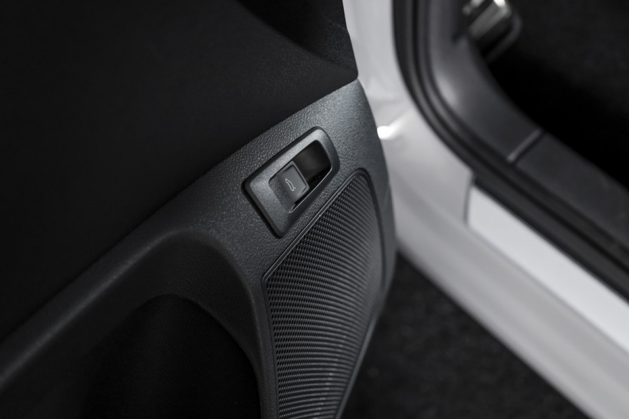 Škoda Karoq 1.5 TSI 150 PK ACT Sportline Business - Automaat | S/K-Panodak | Columbus pakket | Dig. Cockpit | Adapt. Cruise | Elek. Klep | Stuur-+Stoelverw. | Camera | NAV+App. Connect | ECC | LED | LM 19" | 3968
