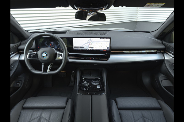 BMW 5 Serie Touring 530e M-Sport Pro - Stoelventilatie - Trekhaak - Driving Ass Prof - Harman Kardon