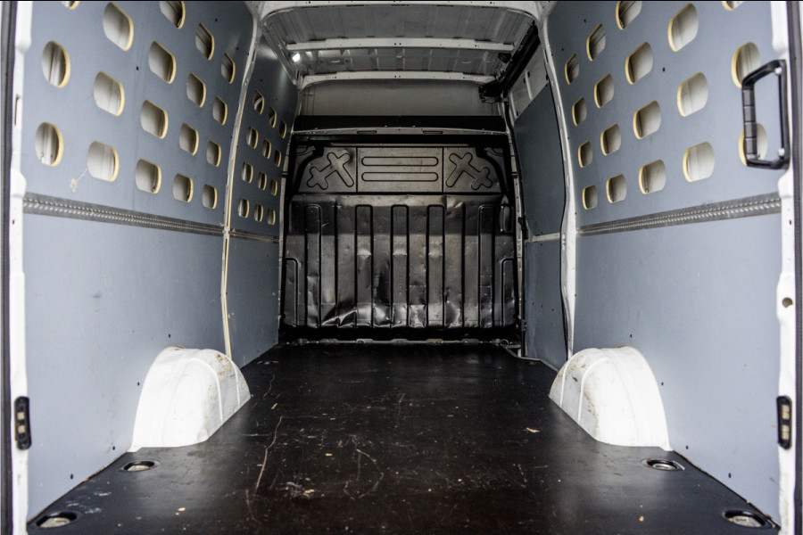 Iveco Daily **35S14V 2.3 L2H2 | Automaat | Euro 6 | Cruise | Climate | 3500 KG Trekgewicht | Trekhaak**