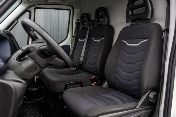 Iveco Daily **35S14V 2.3 L2H2 | Automaat | Euro 6 | Cruise | Climate | 3500 KG Trekgewicht | Trekhaak**