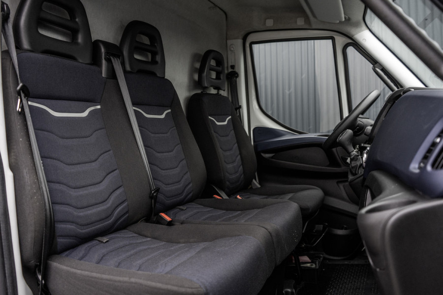 Iveco Daily **35S14V 2.3 L2H2 | Automaat | Euro 6 | Cruise | Climate | 3500 KG Trekgewicht | Trekhaak**
