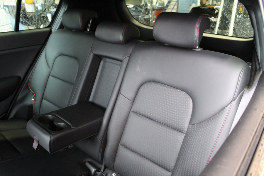 Kia Sportage 1.6 T-GDI 177PK GT-Line | Panoramadak | Trekhaak | Leder | JBL | Navigatie