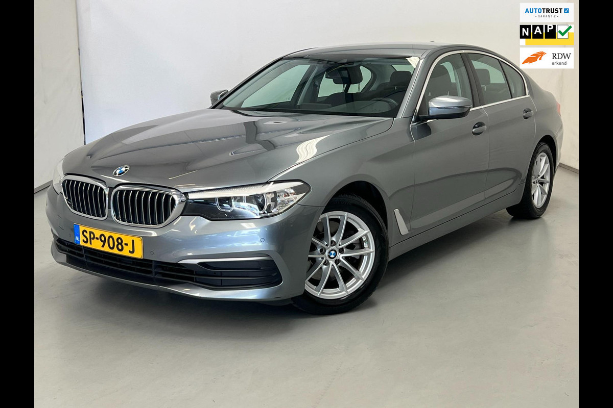 BMW 5 Serie 520i / NL-auto / Trekhaak / Stoelverwarming BMW 5 Serie 520i / NL-auto / Trekhaak / Stoelverwarming
