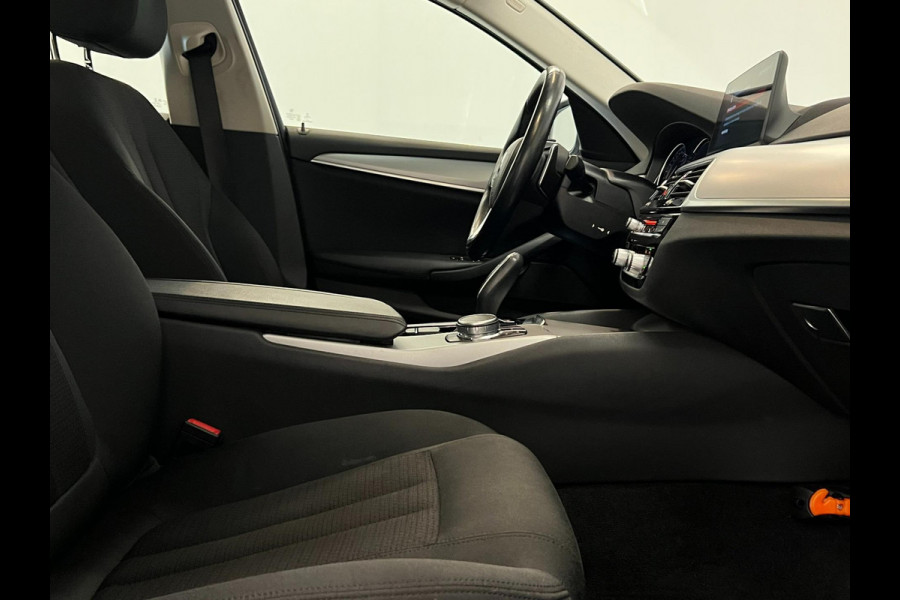 BMW 5 Serie 520i / NL-auto / Trekhaak / Stoelverwarming
