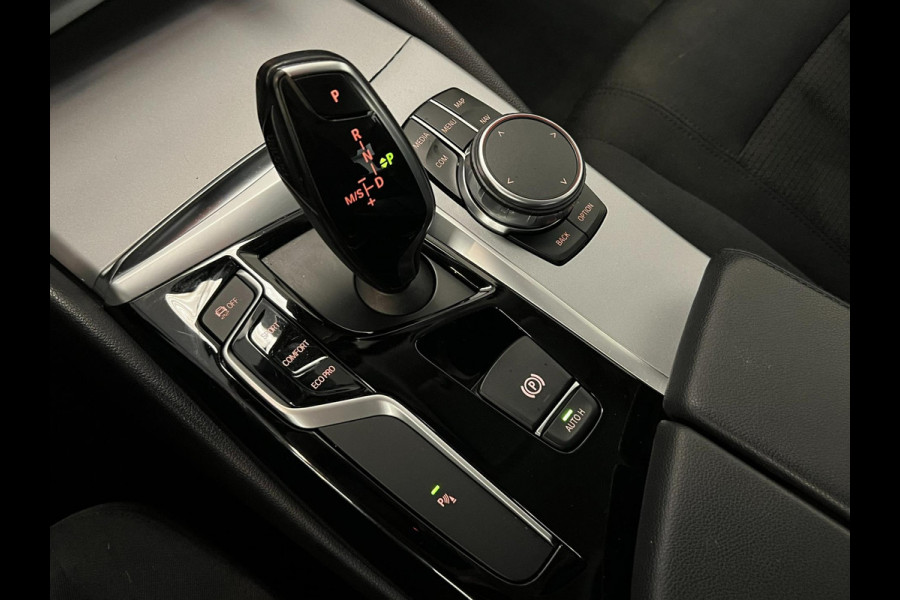 BMW 5 Serie 520i / NL-auto / Trekhaak / Stoelverwarming