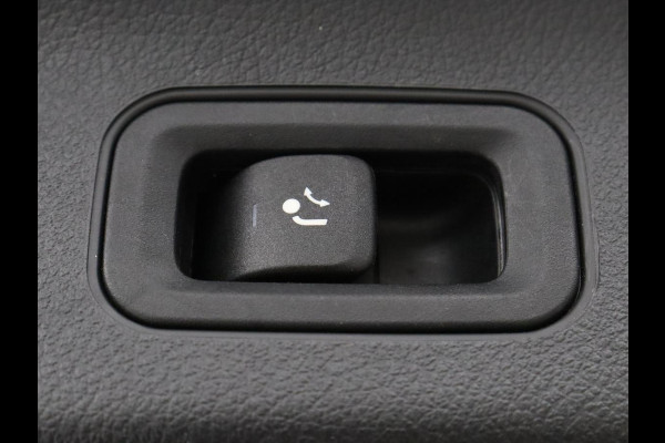 Mercedes-Benz GLA 250e Urban | Panoramadak | Stoelverwarming | Trekhaak | Carplay | Half leder | Camera | Navigatie | Widescreen | Park Assist | Climate control | Full LED