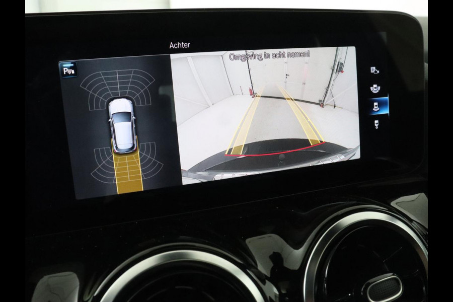 Mercedes-Benz GLA 250e Urban | Panoramadak | Stoelverwarming | Trekhaak | Carplay | Half leder | Camera | Navigatie | Widescreen | Park Assist | Climate control | Full LED