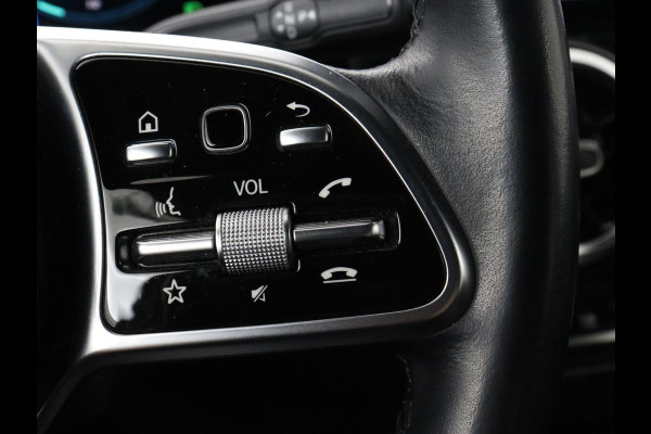 Mercedes-Benz GLA 250e Urban | Panoramadak | Stoelverwarming | Trekhaak | Carplay | Half leder | Camera | Navigatie | Widescreen | Park Assist | Climate control | Full LED
