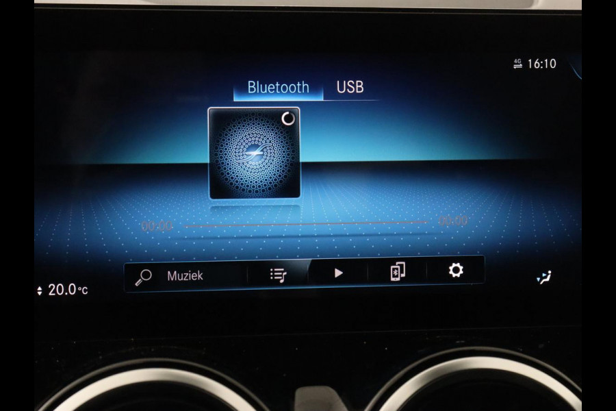 Mercedes-Benz GLA 250e Urban | Panoramadak | Stoelverwarming | Trekhaak | Carplay | Half leder | Camera | Navigatie | Widescreen | Park Assist | Climate control | Full LED