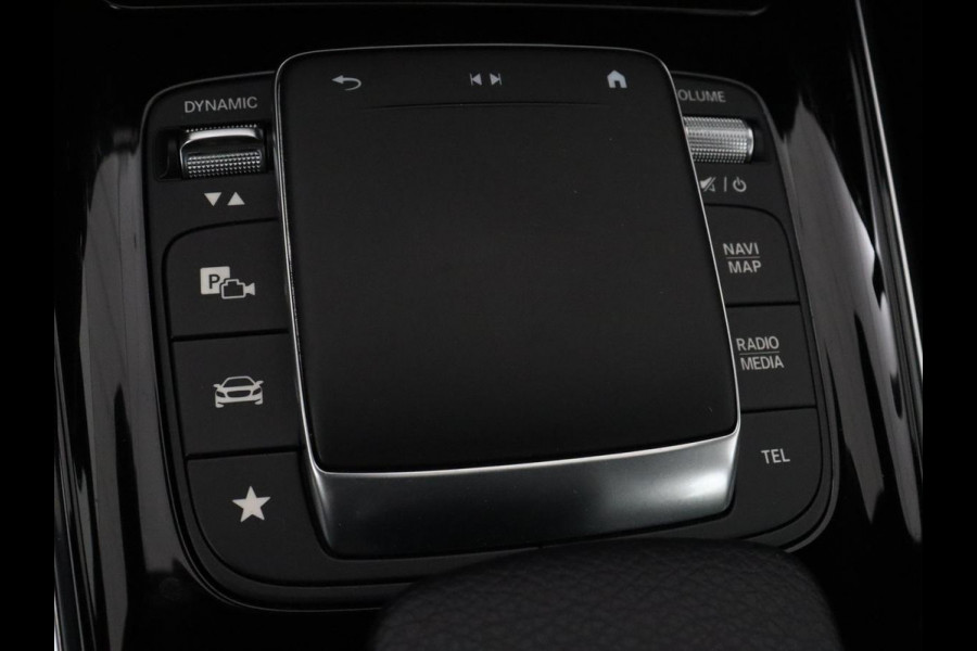 Mercedes-Benz GLA 250e Urban | Panoramadak | Stoelverwarming | Trekhaak | Carplay | Half leder | Camera | Navigatie | Widescreen | Park Assist | Climate control | Full LED
