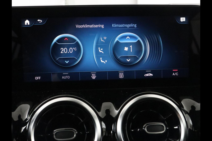 Mercedes-Benz GLA 250e Urban | Panoramadak | Stoelverwarming | Trekhaak | Carplay | Half leder | Camera | Navigatie | Widescreen | Park Assist | Climate control | Full LED