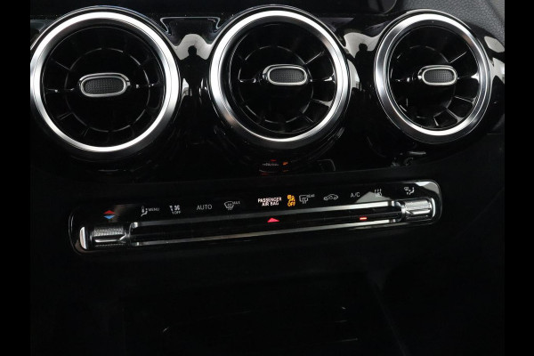 Mercedes-Benz GLA 250e Urban | Panoramadak | Stoelverwarming | Trekhaak | Carplay | Half leder | Camera | Navigatie | Widescreen | Park Assist | Climate control | Full LED