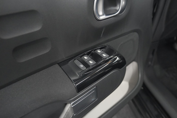 Citroën C3 PureTech 110 EAT6 Shine | Apple Carplay | Parkeersensoren | Climate Control | 16 Inch Lichtmetalen Velgen