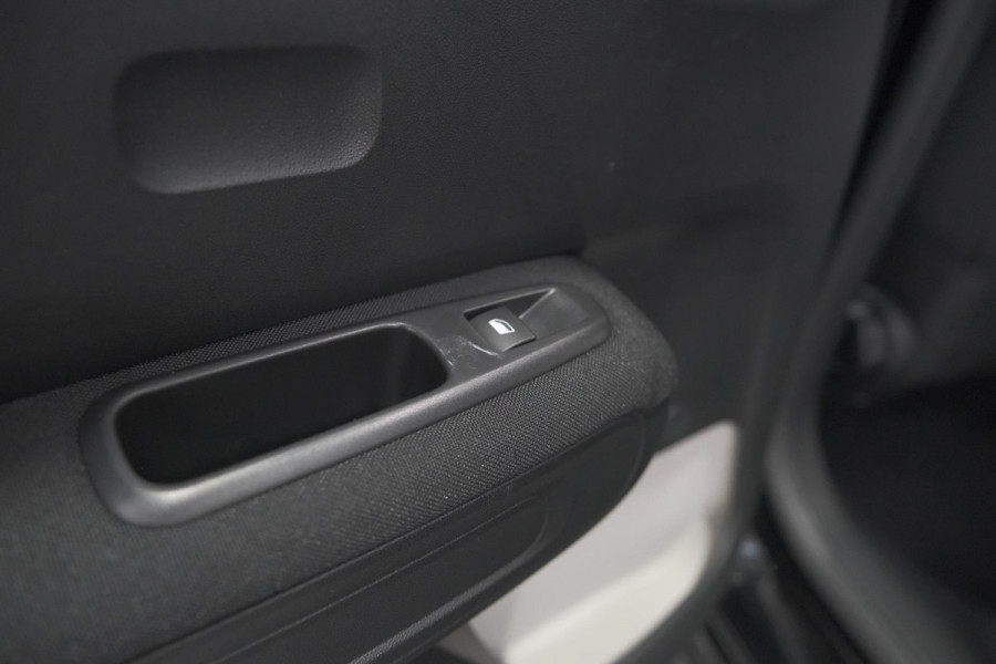 Citroën C3 PureTech 110 EAT6 Shine | Apple Carplay | Parkeersensoren | Climate Control | 16 Inch Lichtmetalen Velgen