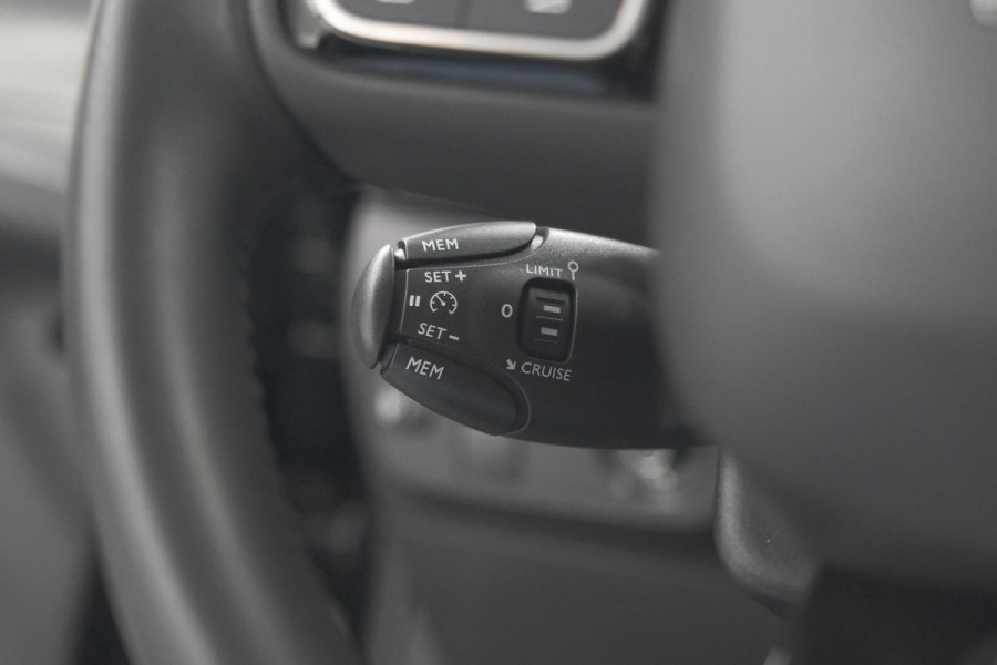 Citroën C3 PureTech 110 EAT6 Shine | Apple Carplay | Parkeersensoren | Climate Control | 16 Inch Lichtmetalen Velgen