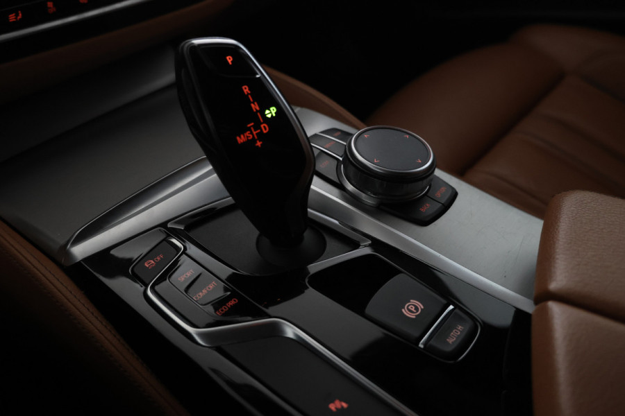 BMW 5 Serie Touring 520d Executive Edition M-sport, Sportstoelen, Leer, Navigatie