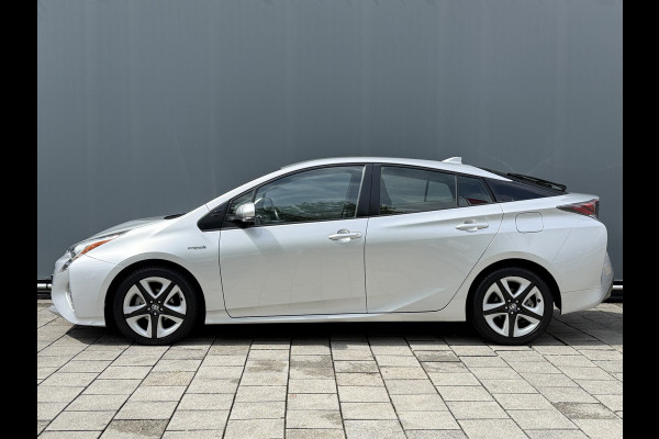 Toyota Prius BWJ 2017 | 1.8 98 PK Dynamic AUTOMAAT | CLIMA | CAMERA | CRUISE | NAVI | PDC |