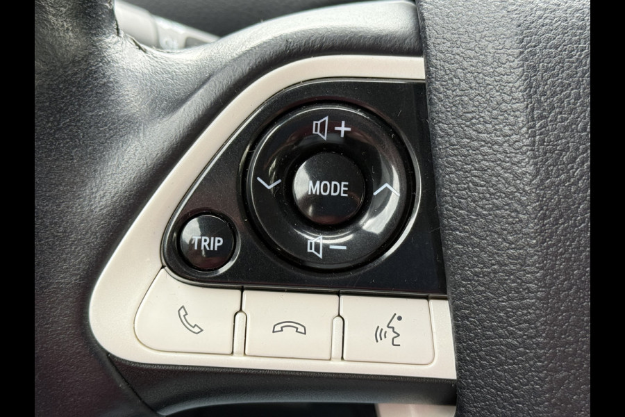 Toyota Prius BWJ 2017 | 1.8 98 PK Dynamic AUTOMAAT | CLIMA | CAMERA | CRUISE | NAVI | PDC |