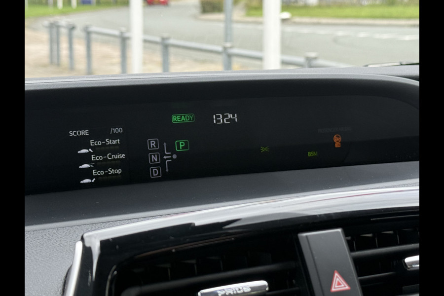 Toyota Prius BWJ 2017 | 1.8 98 PK Dynamic AUTOMAAT | CLIMA | CAMERA | CRUISE | NAVI | PDC |