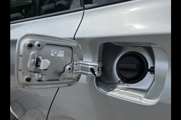 Toyota Prius BWJ 2017 | 1.8 98 PK Dynamic AUTOMAAT | CLIMA | CAMERA | CRUISE | NAVI | PDC |