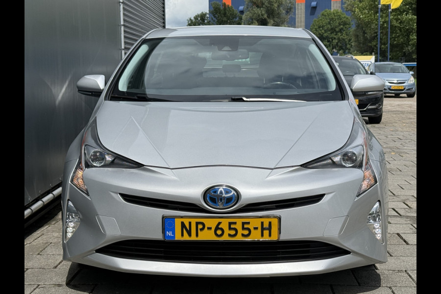 Toyota Prius BWJ 2017 | 1.8 98 PK Dynamic AUTOMAAT | CLIMA | CAMERA | CRUISE | NAVI | PDC |