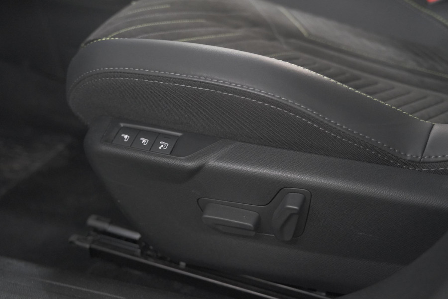 Peugeot 2008 PureTech 130 EAT8 GT | 360 Camera | Adaptieve Cruise Control | Stoelmassage | Apple Carplay