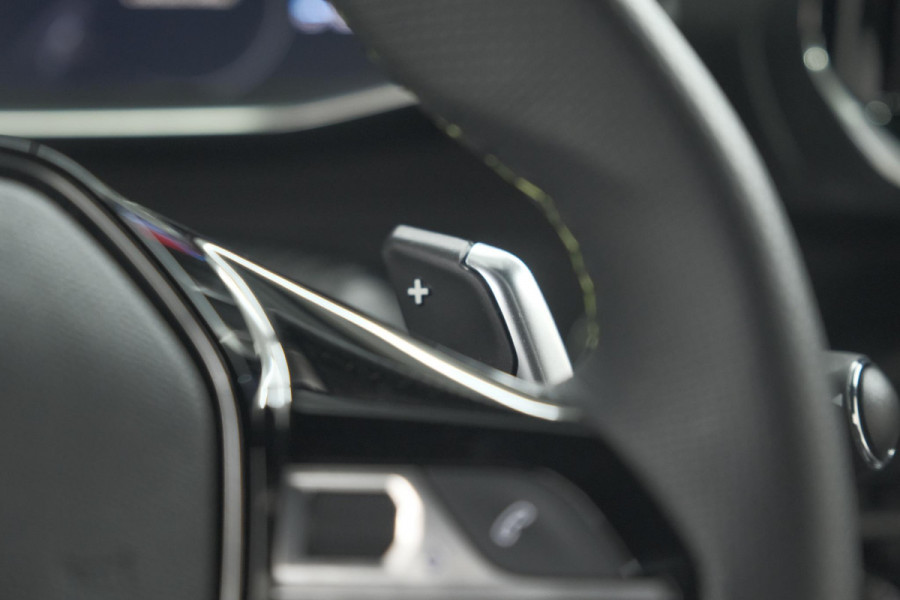Peugeot 2008 PureTech 130 EAT8 GT | 360 Camera | Adaptieve Cruise Control | Stoelmassage | Apple Carplay