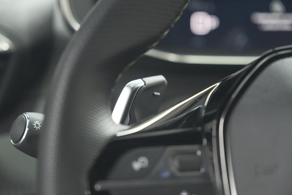 Peugeot 2008 PureTech 130 EAT8 GT | 360 Camera | Adaptieve Cruise Control | Stoelmassage | Apple Carplay