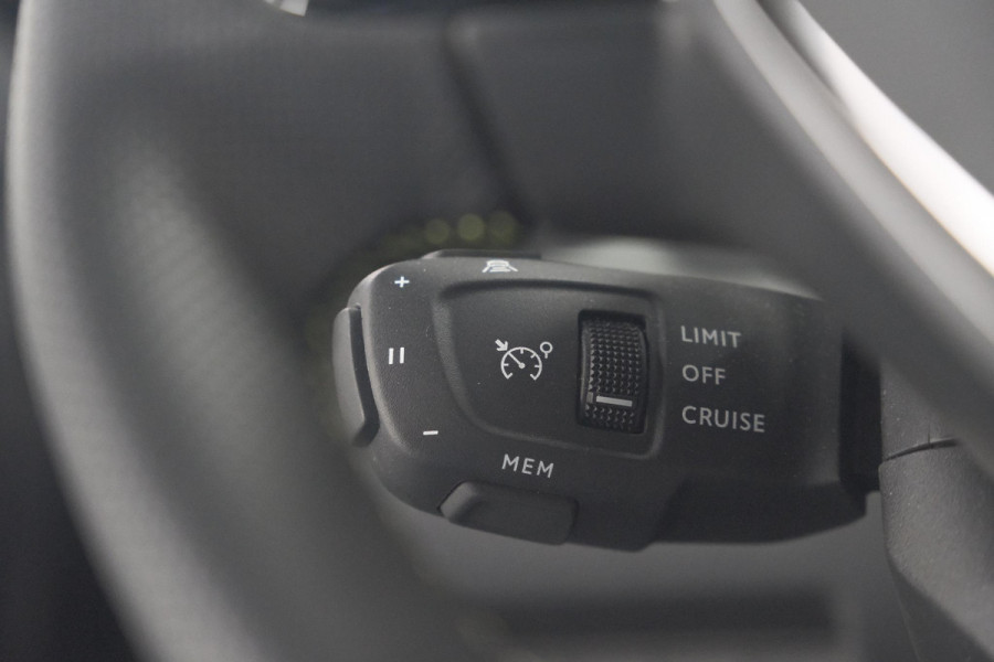 Peugeot 2008 PureTech 130 EAT8 GT | 360 Camera | Adaptieve Cruise Control | Stoelmassage | Apple Carplay