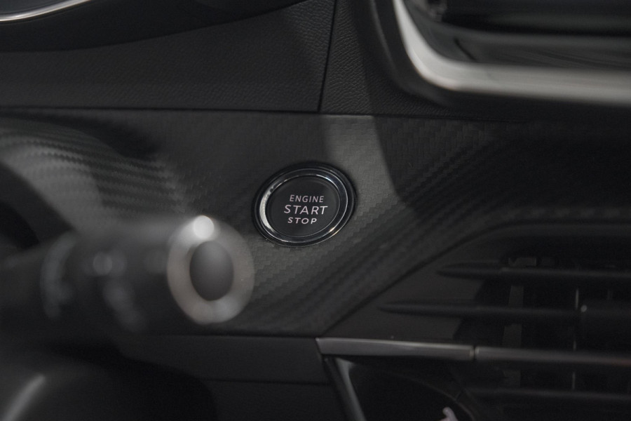 Peugeot 2008 PureTech 130 EAT8 GT | 360 Camera | Adaptieve Cruise Control | Stoelmassage | Apple Carplay