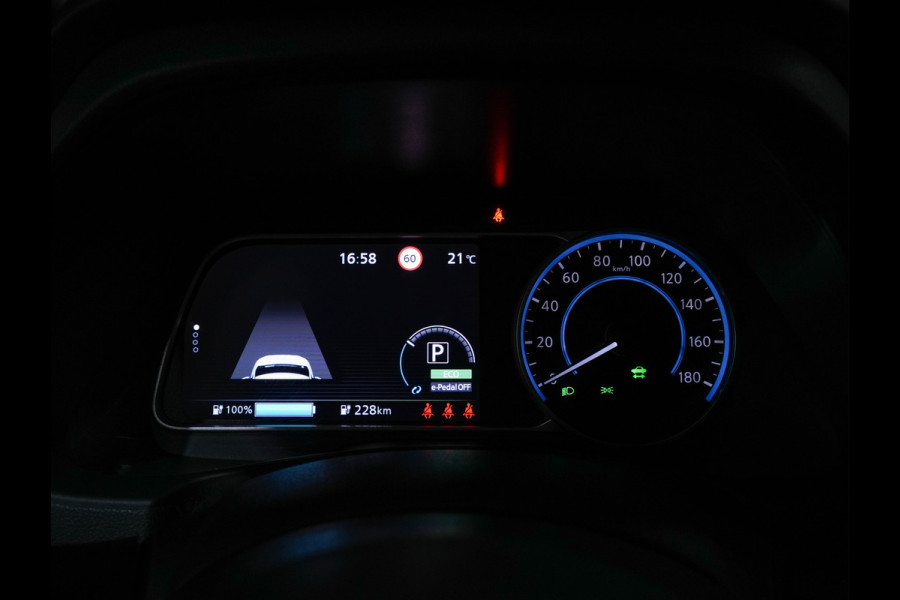 Nissan Leaf Tekna 40 kWh (INCL-BTW) Aut. *LUXURY-LEATHER | FULL-LED | BOSE-SURROUND | DIGI-COCKPIT | ADAPTIVE-CRUISE | TOPVIEW | KEYLESS | NAVI-FULLMAP | BLINDSPOT | DAB+ | PDC | HEATED-COMFORTSEATS | PRIVACY-GLASS |