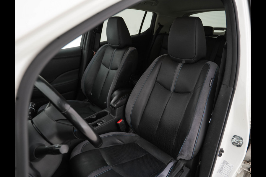 Nissan Leaf Tekna 40 kWh (INCL-BTW) Aut. *LUXURY-LEATHER | FULL-LED | BOSE-SURROUND | DIGI-COCKPIT | ADAPTIVE-CRUISE | TOPVIEW | KEYLESS | NAVI-FULLMAP | BLINDSPOT | DAB+ | PDC | HEATED-COMFORTSEATS | PRIVACY-GLASS |