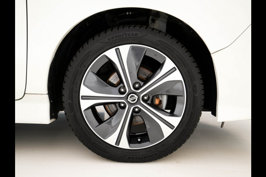 Nissan Leaf Tekna 40 kWh (INCL-BTW) Aut. *LUXURY-LEATHER | FULL-LED | BOSE-SURROUND | DIGI-COCKPIT | ADAPTIVE-CRUISE | TOPVIEW | KEYLESS | NAVI-FULLMAP | BLINDSPOT | DAB+ | PDC | HEATED-COMFORTSEATS | PRIVACY-GLASS |