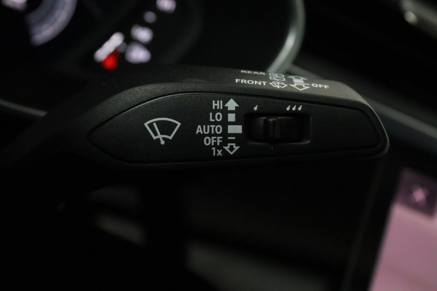 Audi Q3 35 TFSI S Line Pro (PANORAMADAK, VIRTUAL, 360 CAMERA, ADAPTIVE CRUISE, PDC, NAVI, STOELV, B&O GELUID, SFEERVERLICHTING)