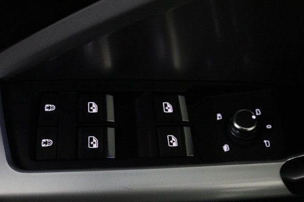 Audi Q3 35 TFSI S Line Pro (PANORAMADAK, VIRTUAL, 360 CAMERA, ADAPTIVE CRUISE, PDC, NAVI, STOELV, B&O GELUID, SFEERVERLICHTING)