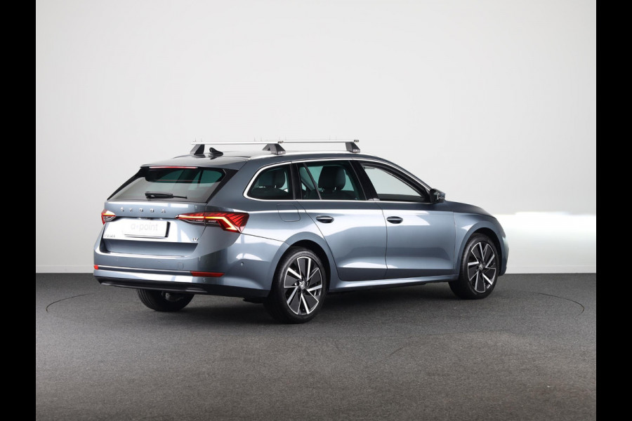 Škoda Octavia Combi 1.4 TSI iV PHEV Style 204 pk Automaat (DSG) | Navigatie | Parkeersensoren (Park assist) | Achteruitrijcamera | Adaptieve cruise control | Autom. airco (3 zones) | Stoelverwarming v/a |