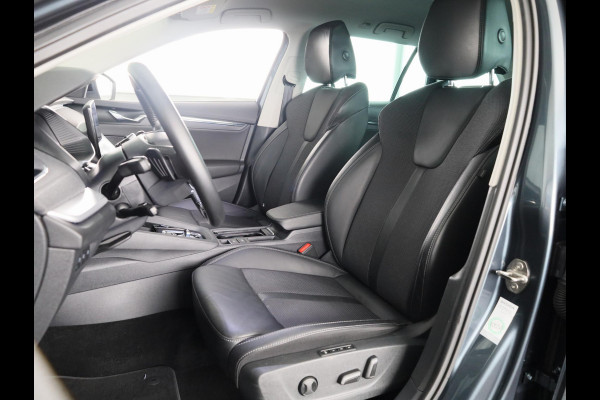 Škoda Octavia Combi 1.4 TSI iV PHEV Style 204 pk Automaat (DSG) | Navigatie | Parkeersensoren (Park assist) | Achteruitrijcamera | Adaptieve cruise control | Autom. airco (3 zones) | Stoelverwarming v/a |