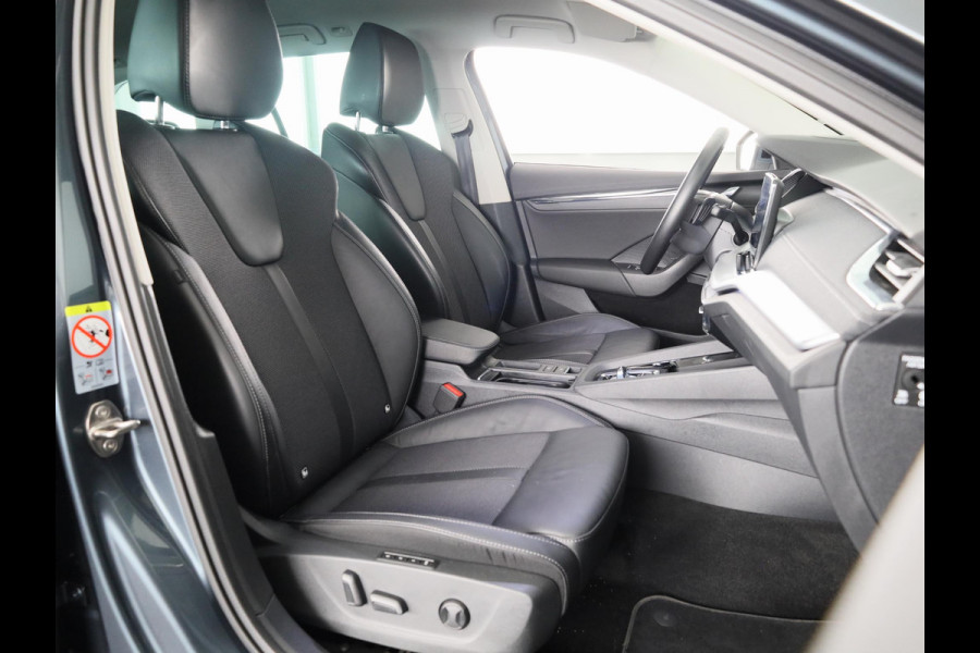 Škoda Octavia Combi 1.4 TSI iV PHEV Style 204 pk Automaat (DSG) | Navigatie | Parkeersensoren (Park assist) | Achteruitrijcamera | Adaptieve cruise control | Autom. airco (3 zones) | Stoelverwarming v/a |