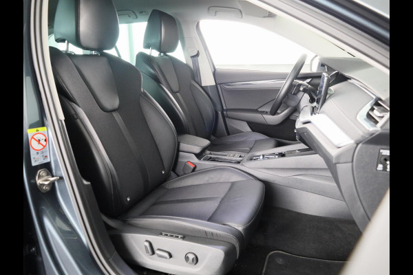 Škoda Octavia Combi 1.4 TSI iV PHEV Style 204 pk Automaat (DSG) | Navigatie | Parkeersensoren (Park assist) | Achteruitrijcamera | Adaptieve cruise control | Autom. airco (3 zones) | Stoelverwarming v/a |