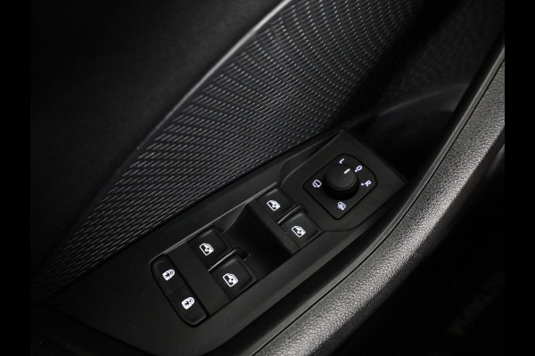 Škoda Octavia Combi 1.4 TSI iV PHEV Style 204 pk Automaat (DSG) | Navigatie | Parkeersensoren (Park assist) | Achteruitrijcamera | Adaptieve cruise control | Autom. airco (3 zones) | Stoelverwarming v/a |