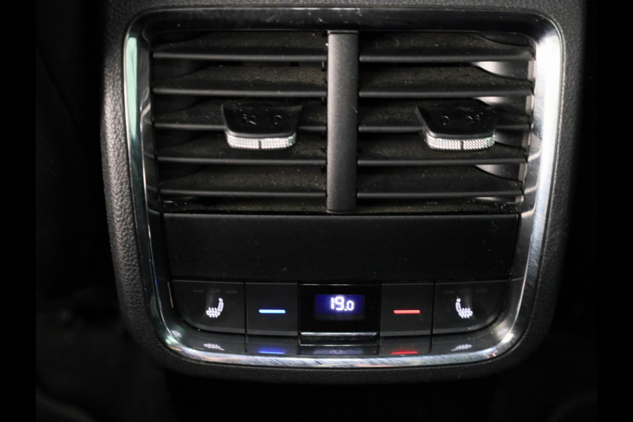Škoda Octavia Combi 1.4 TSI iV PHEV Style 204 pk Automaat (DSG) | Navigatie | Parkeersensoren (Park assist) | Achteruitrijcamera | Adaptieve cruise control | Autom. airco (3 zones) | Stoelverwarming v/a |
