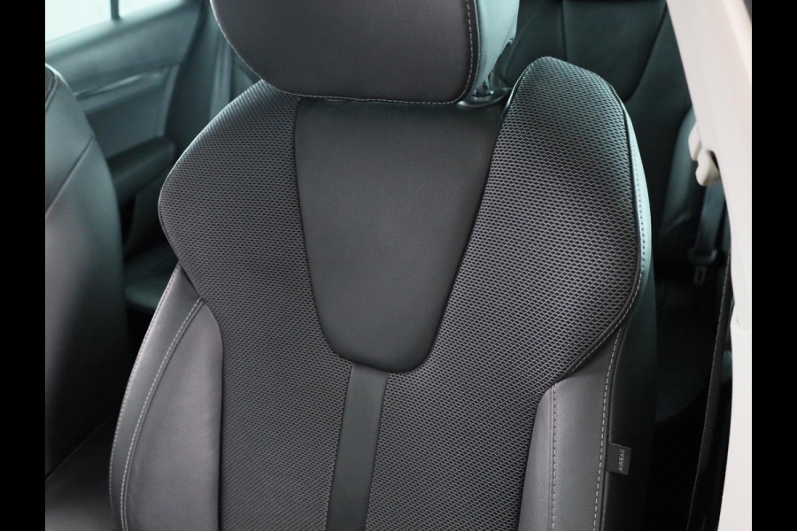 Škoda Octavia Combi 1.4 TSI iV PHEV Style 204 pk Automaat (DSG) | Navigatie | Parkeersensoren (Park assist) | Achteruitrijcamera | Adaptieve cruise control | Autom. airco (3 zones) | Stoelverwarming v/a |