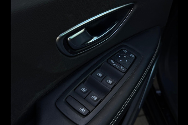 Renault Grand Scénic 1.3 TCe 160 EDC Initiale Paris 7p. 7P| BOSE | HUD | ACC| TREKHAAK