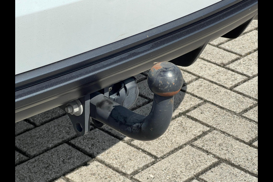 Audi Q3 35 TFSI S Line Pro Line S-LINE | TREKHAAK | 1/2 LEDER