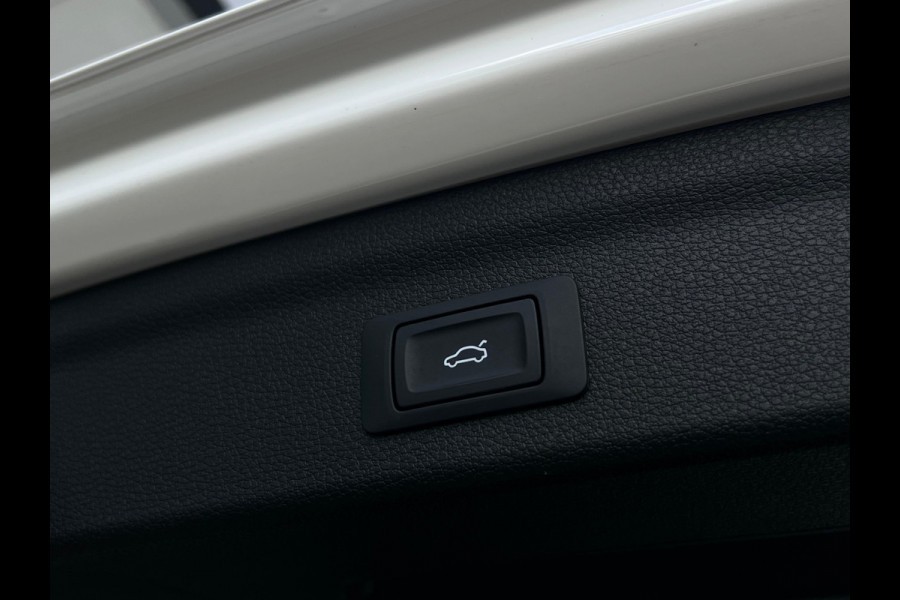 Audi Q3 35 TFSI S Line Pro Line S-LINE | TREKHAAK | 1/2 LEDER
